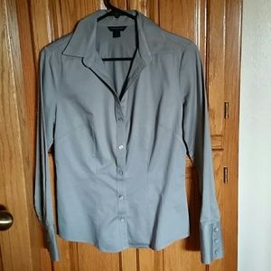 Banana Republic Women's Charcoal Gray shirt Size 4